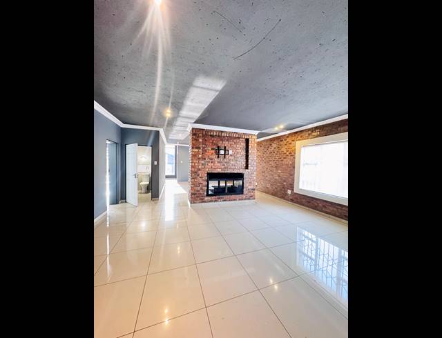 5 BEDROOM FREESTANDING FOR SALE IN MINERALIA